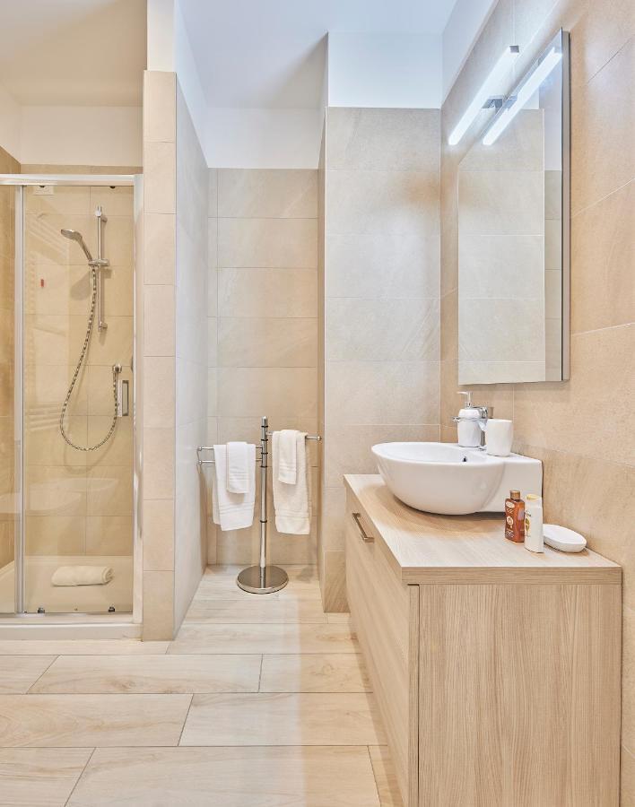 Monviso Modern - Exclusive Apartment Milaan Buitenkant foto