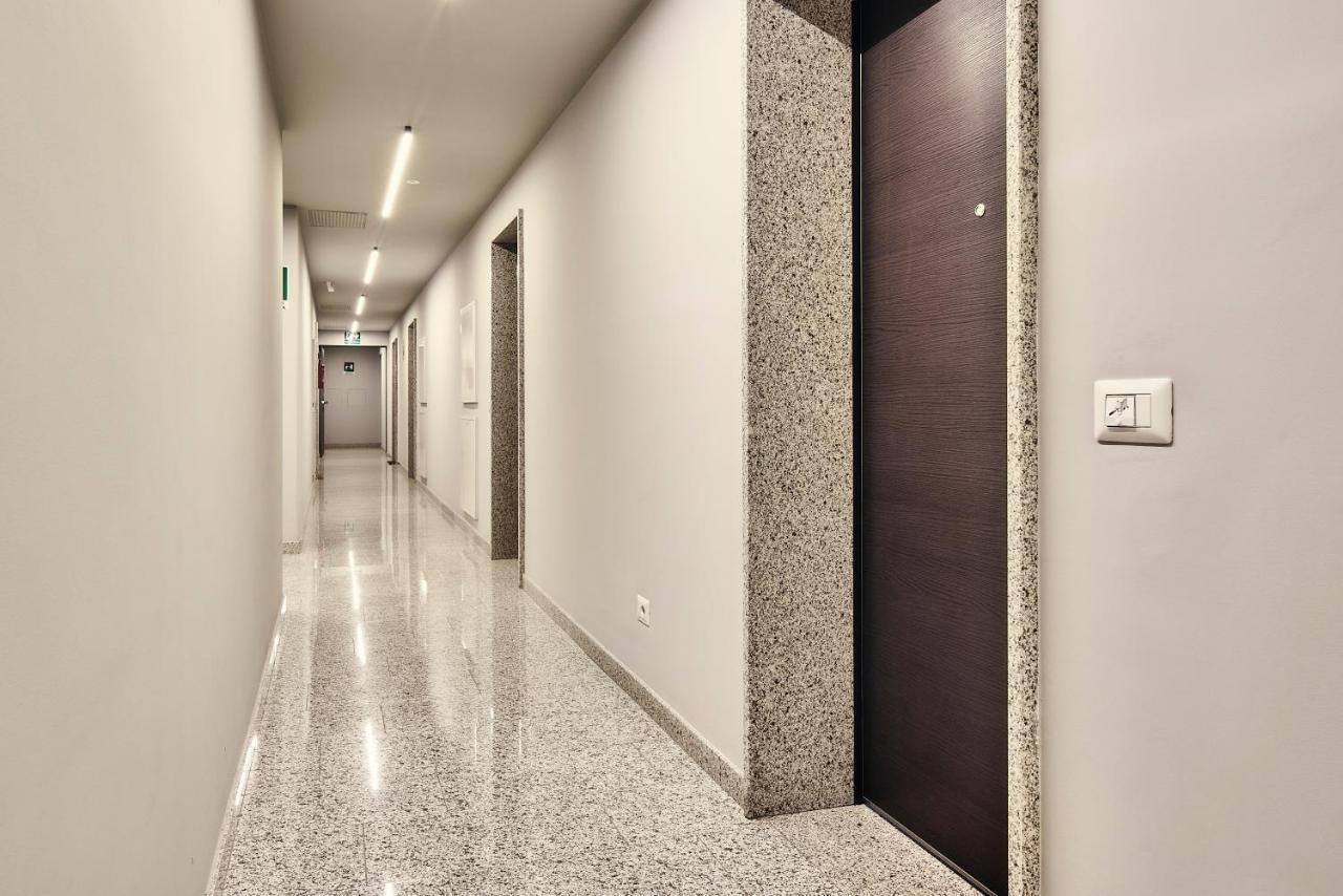 Monviso Modern - Exclusive Apartment Milaan Buitenkant foto
